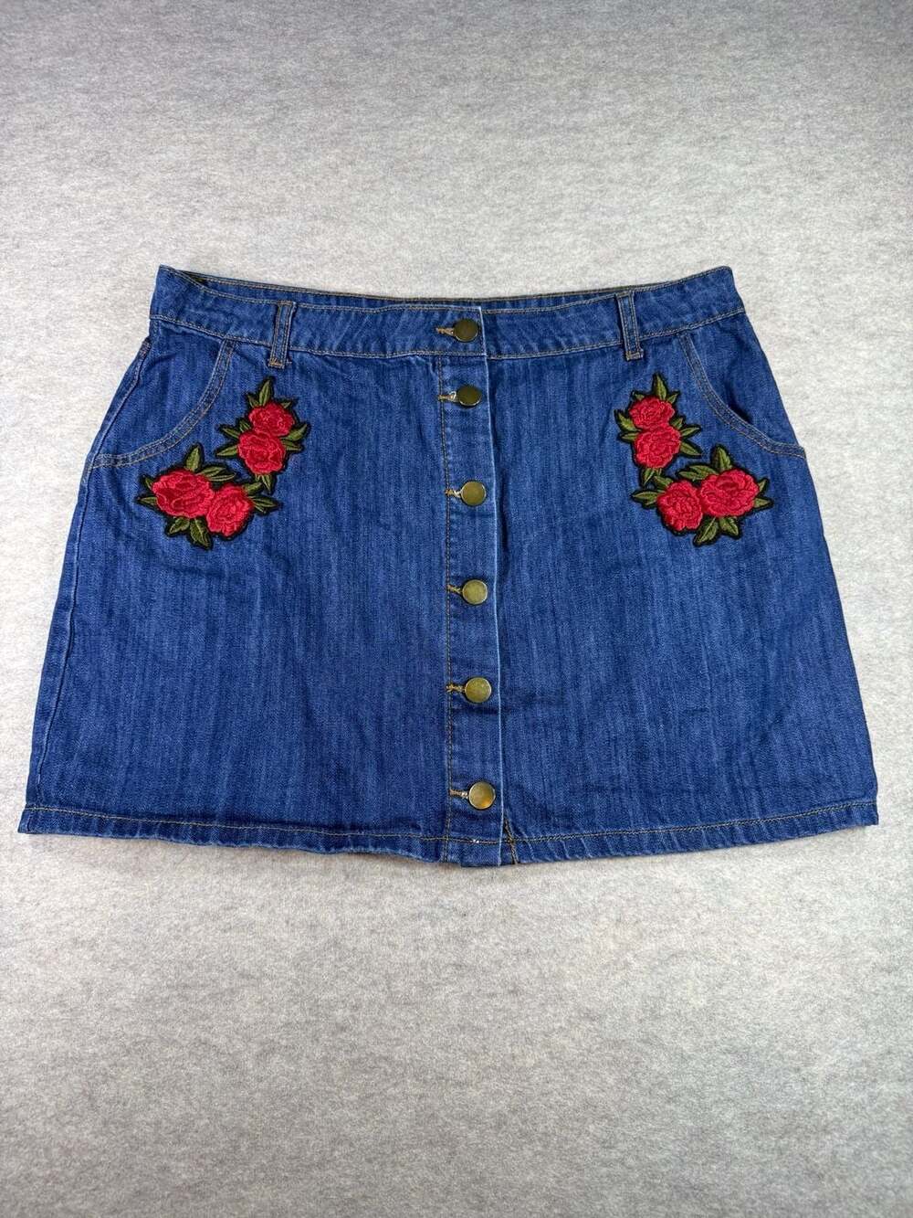 Forever 21 Plus Size 14 Button-Front Denim Skirt with Rose Embroidery